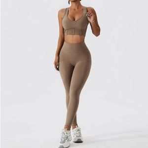 Women's Ultra High-Waisted Leggings with pockets and sexy push-up sports bra.
